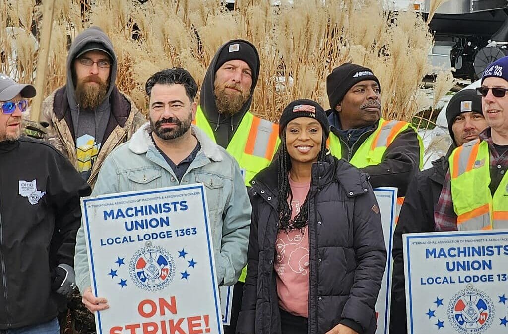 Senator Sherrod Brown, Congresswoman Shontel Brown Throw Support Behind Striking IAM Local 1363 Members at Valley Ford Truck in Valley View